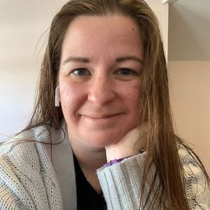 Meet your Posher, Lauren